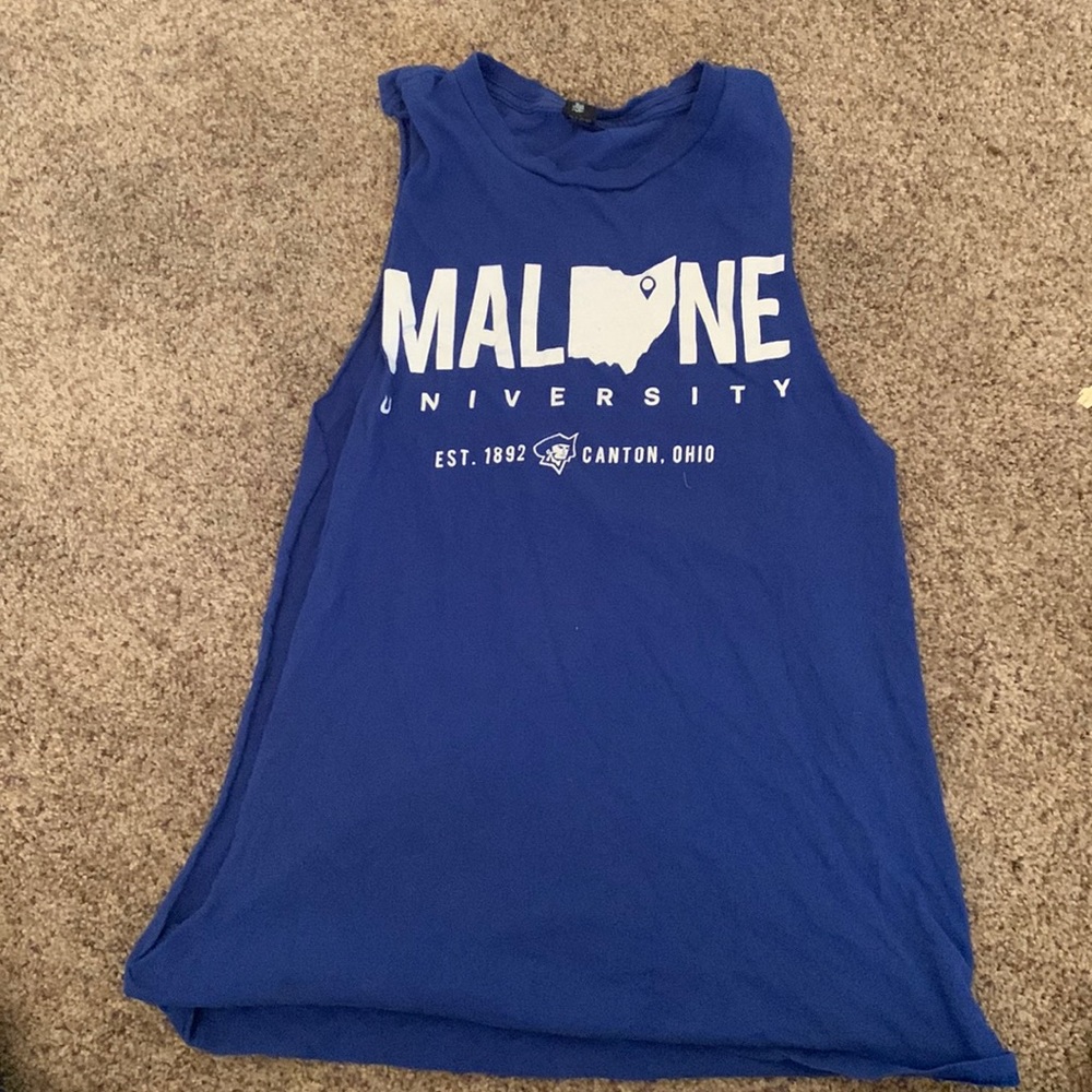 Sleeveless tee